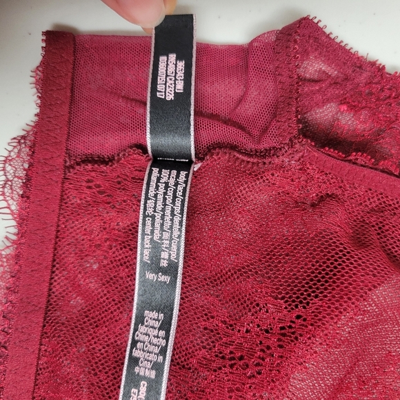 Victoria's Secret Cap Sleeve Unlined Lace bra Top - Picture 9 of 9